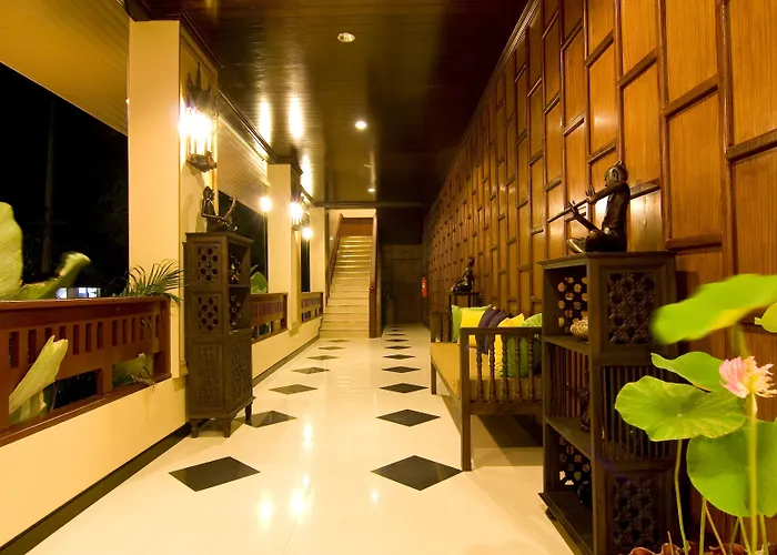 Kanok Buri Resort